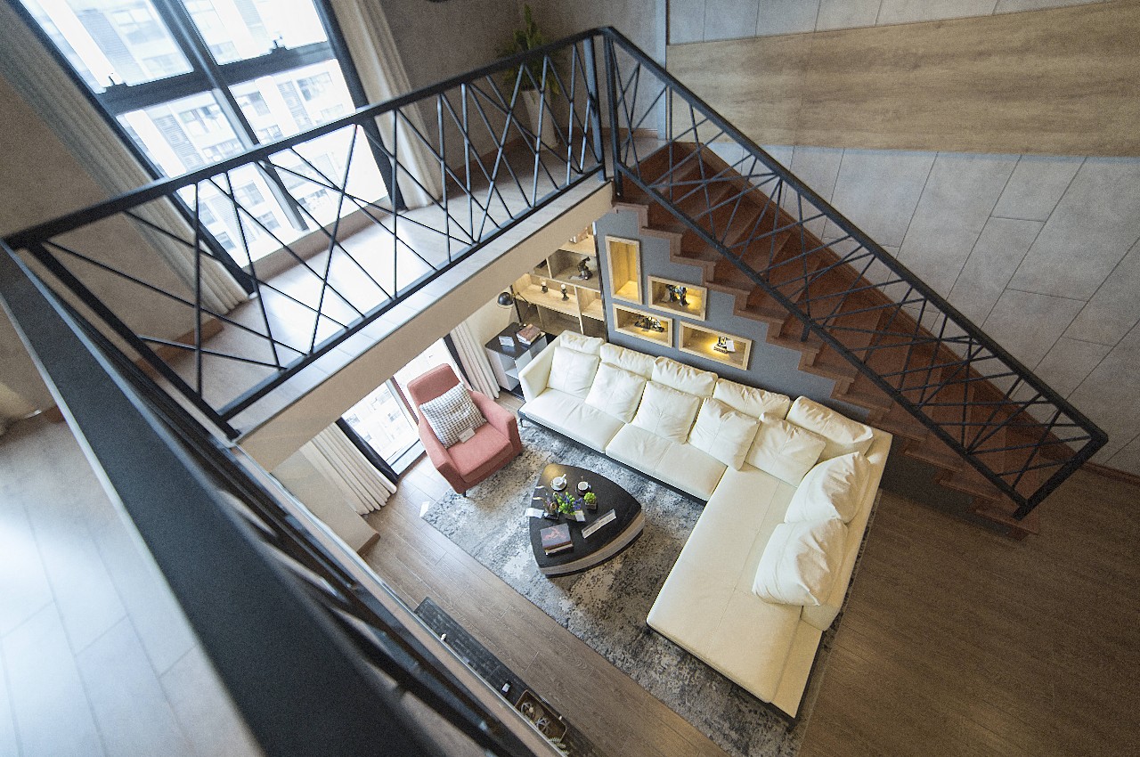 loft.jpg loft.jpg